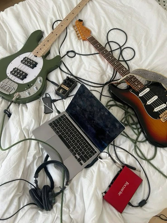 How to Make Industry-Quality Melodies Without Expensive Plugins | SamplesWave